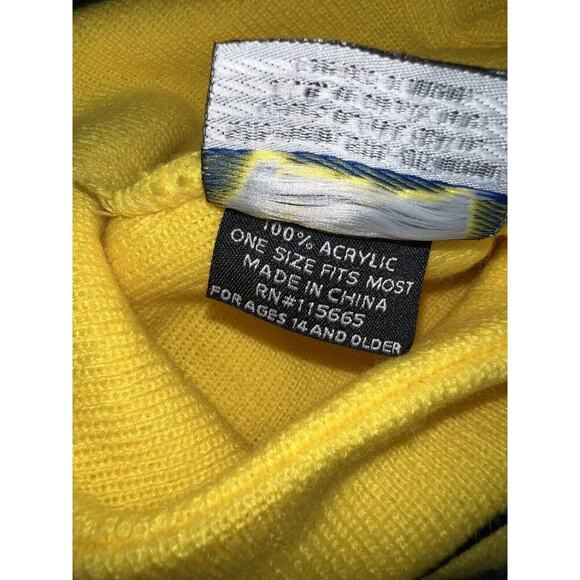 Pokemon Pikachu Beanie Knit Nintendo Winter Hat With Ears & Pokeballs 2015 NEW - Picture 5 of 5